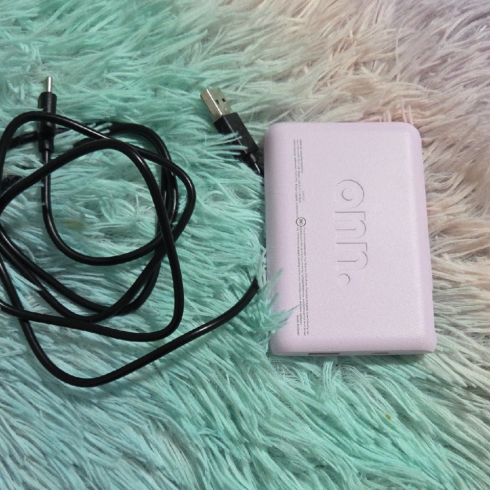 Onn White Wearable Charger